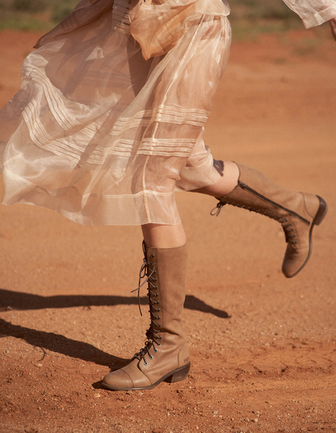 Knee high lace 2025 up boots australia